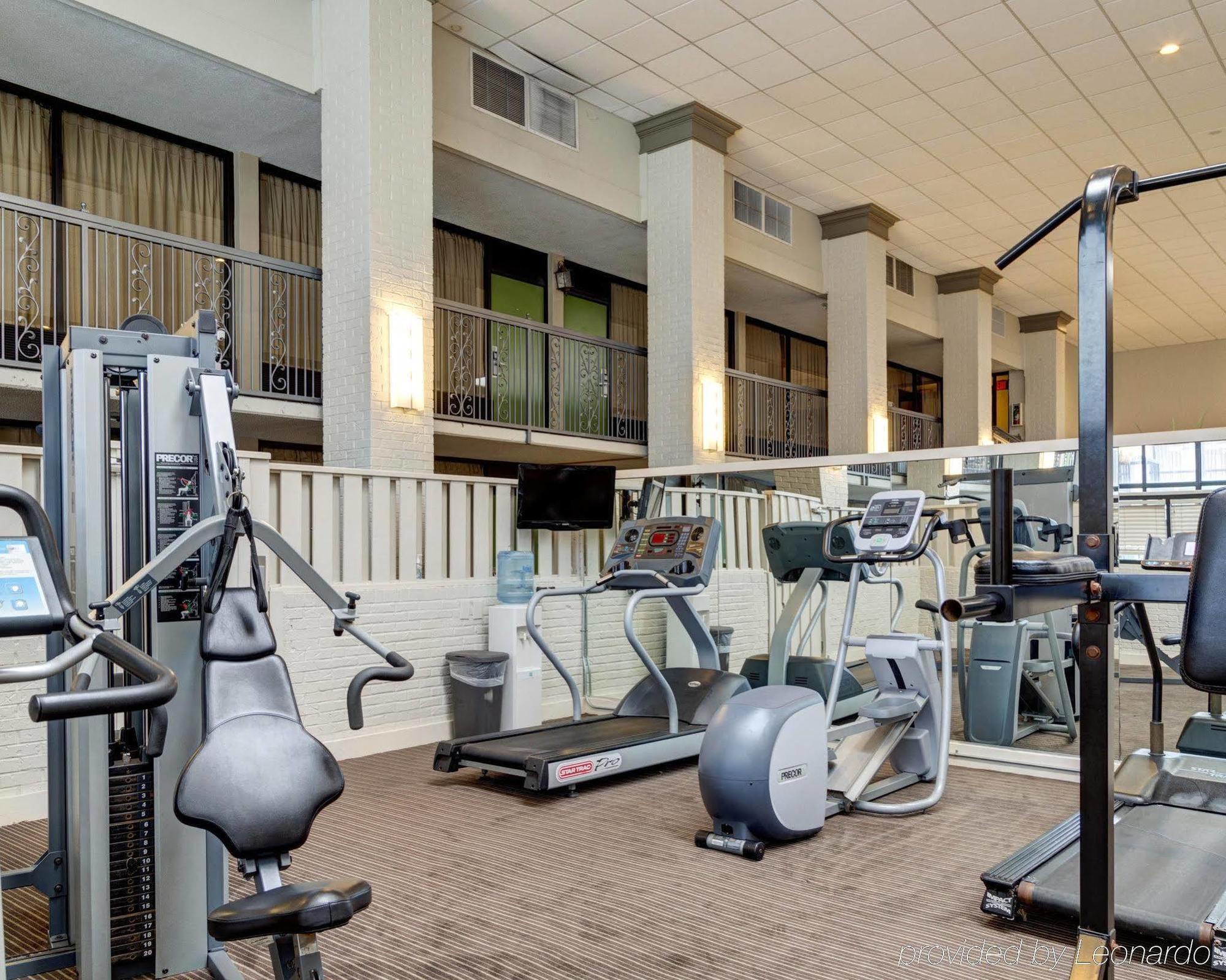 Clarion Inn & Suites Conference Center Covington Extérieur photo