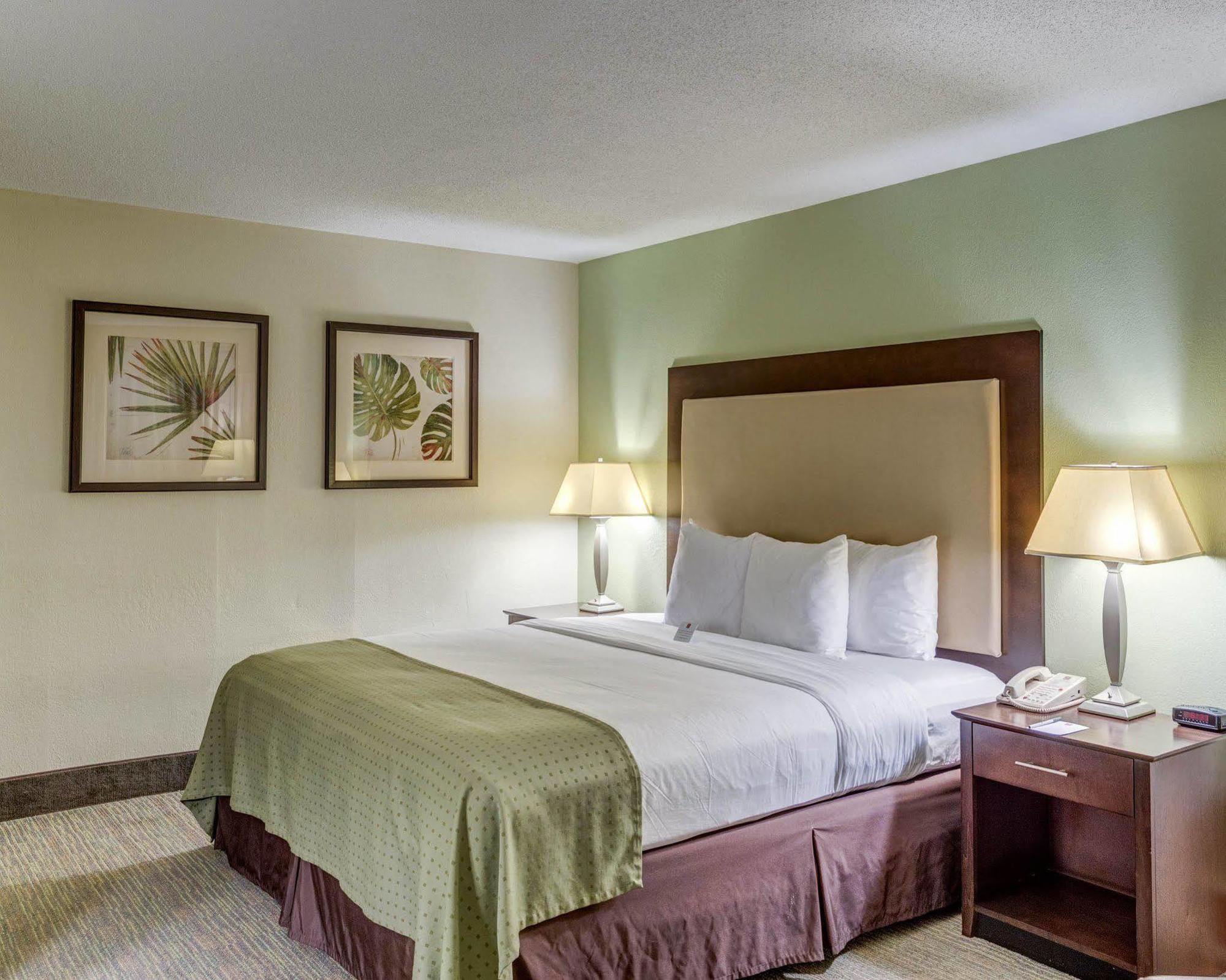 Clarion Inn & Suites Conference Center Covington Extérieur photo