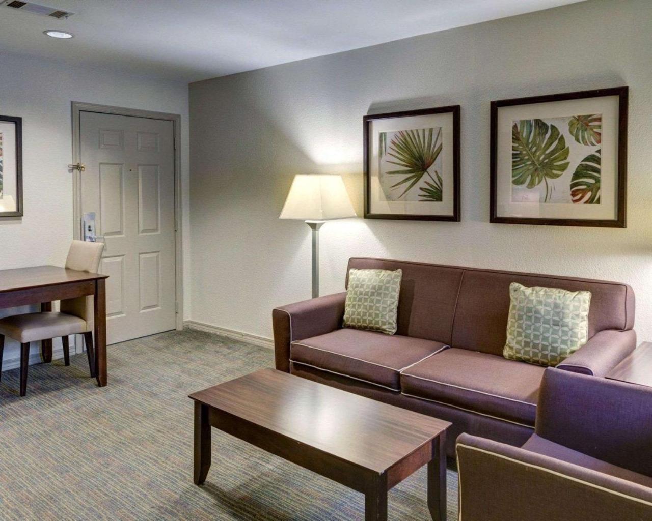 Clarion Inn & Suites Conference Center Covington Extérieur photo