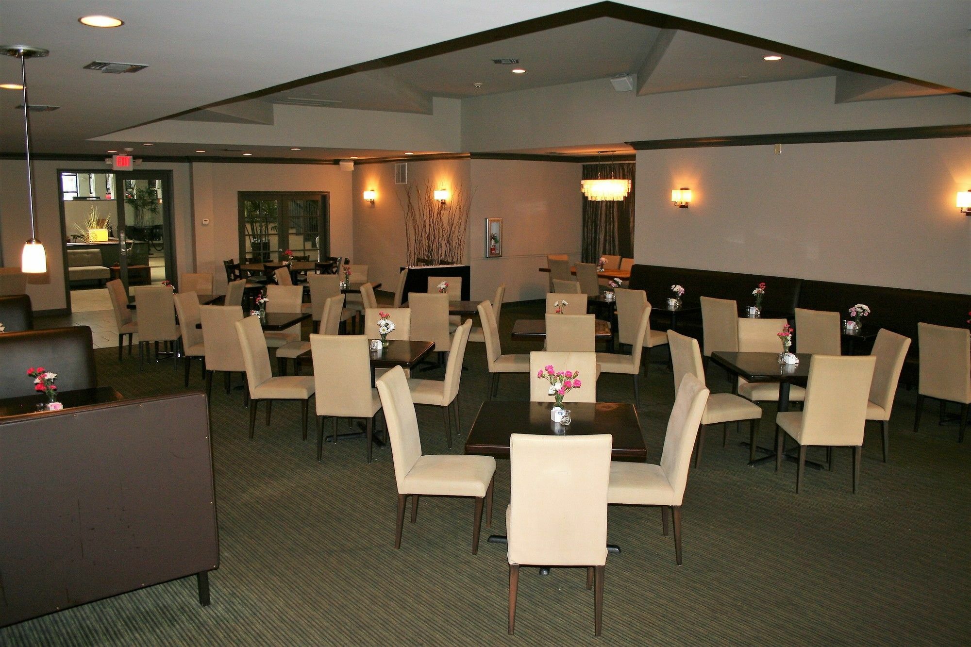 Clarion Inn & Suites Conference Center Covington Extérieur photo
