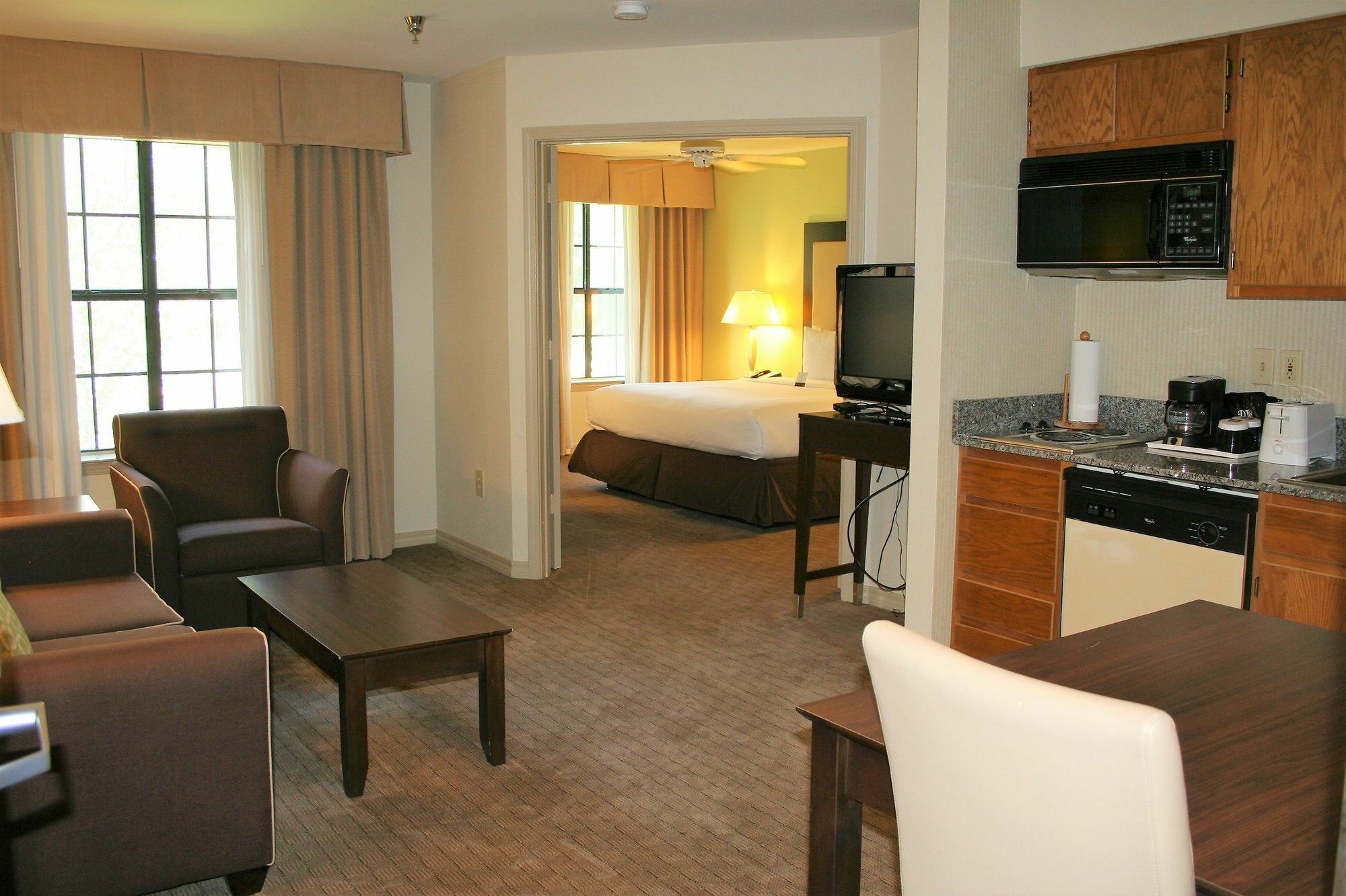 Clarion Inn & Suites Conference Center Covington Extérieur photo